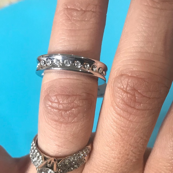 Lia Sophia Sugared silver ring size 6 - Picture 8 of 8